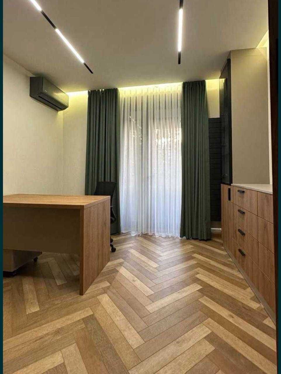 V1173 ПРОДАЕТСЯ 4/3/4 100м2  Ц-7/ ЦУМ Ул.Чимкентская