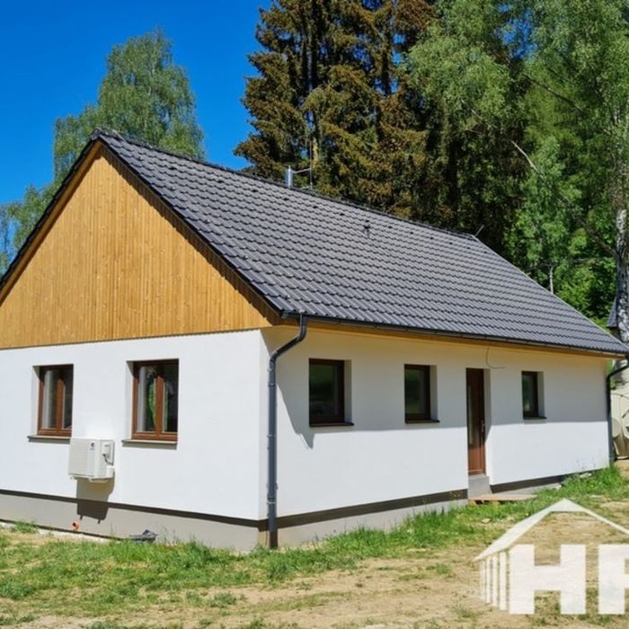 Case modulare de diferite modele si dimensiuni, din structura metalica