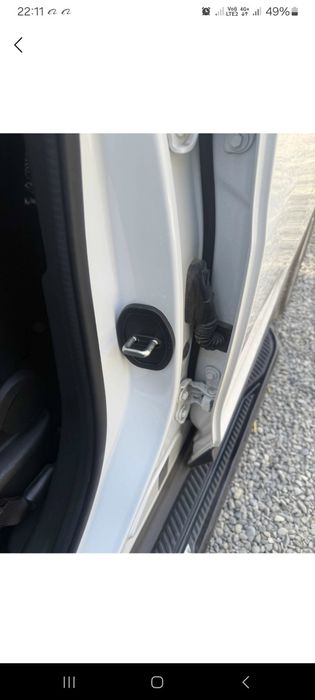 Накладка на замок автомобиля