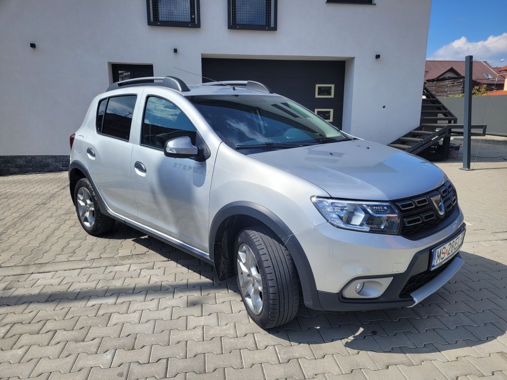 Dacia Sandero Stepway, unic proprietar, cutie automată