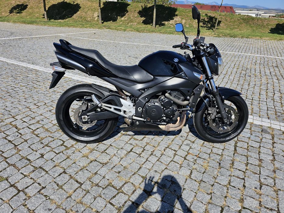 Suzuki GSR 600 Black