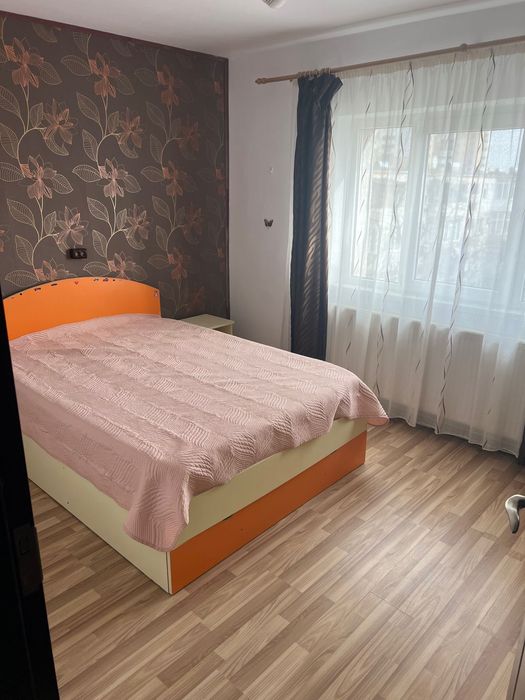 Inchiriere apartament 2 camere,  zona Ploiesti Vest