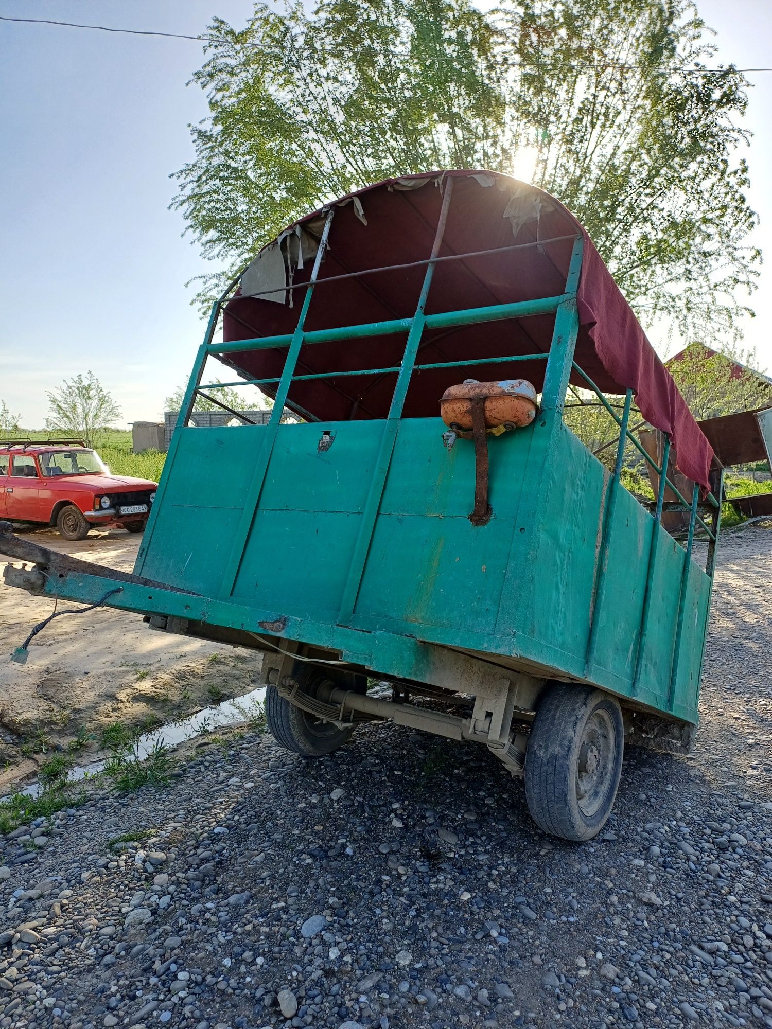 Прицеп сотилади мустахкам