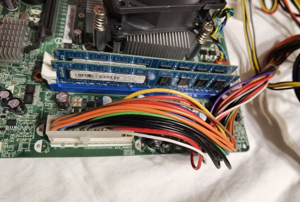 Memorii calculator/PC/desktop 4Gb DDR3 1600Mhz