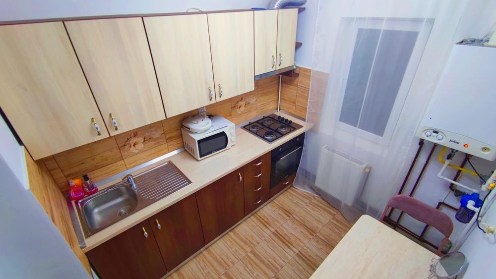Închiriez apartament 2 camere renovat !