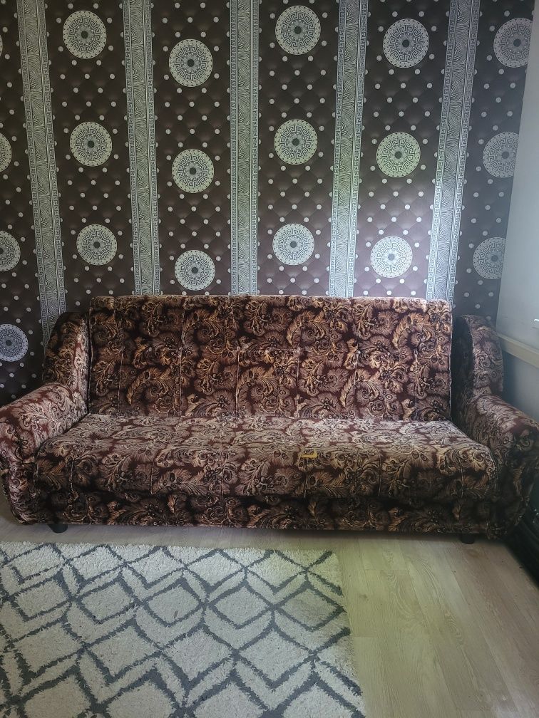 Продам диван самовывоз