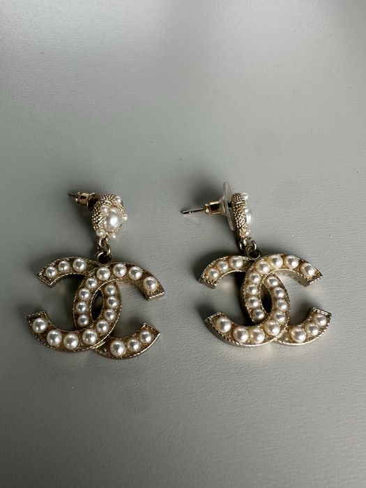 Cercei Chanel cu perle