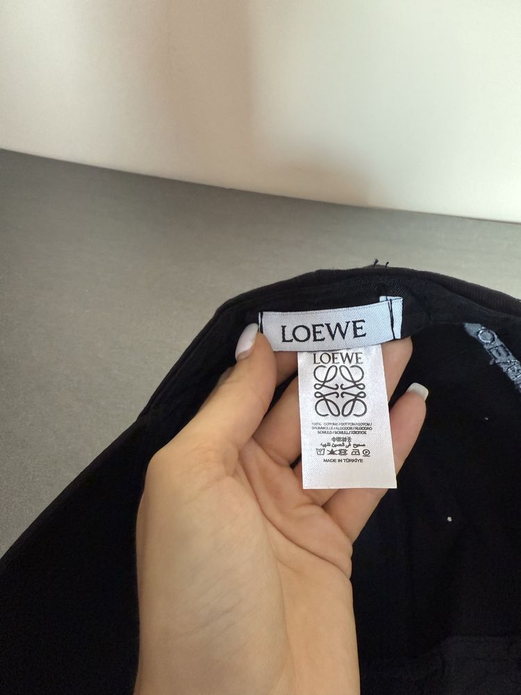 Дамска шапка loewe