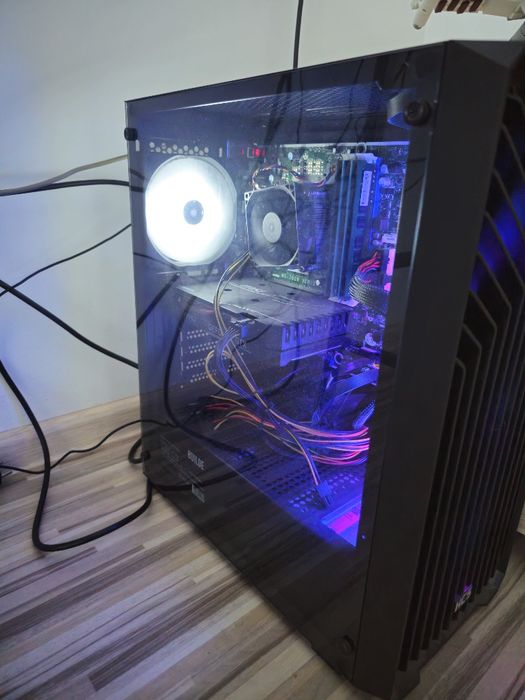 Vând pc cu i7 3.60 GHz, GTX 1660 super 32 GB ram