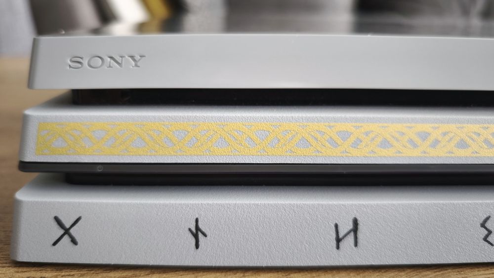 PlayStation 4 Pro, God of War edition