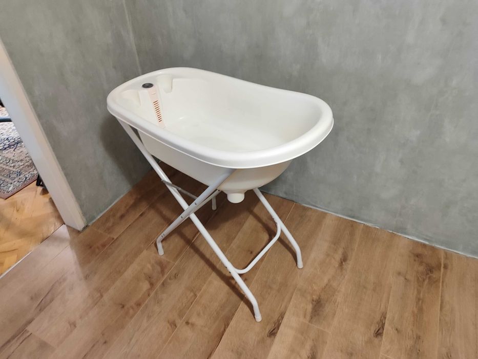 Бебешко корито/ваничка със стойка