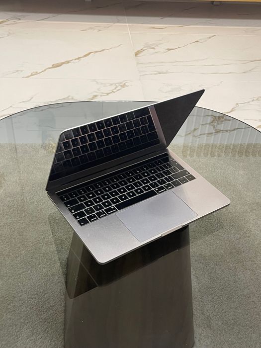 MacBook Pro 13” Apple