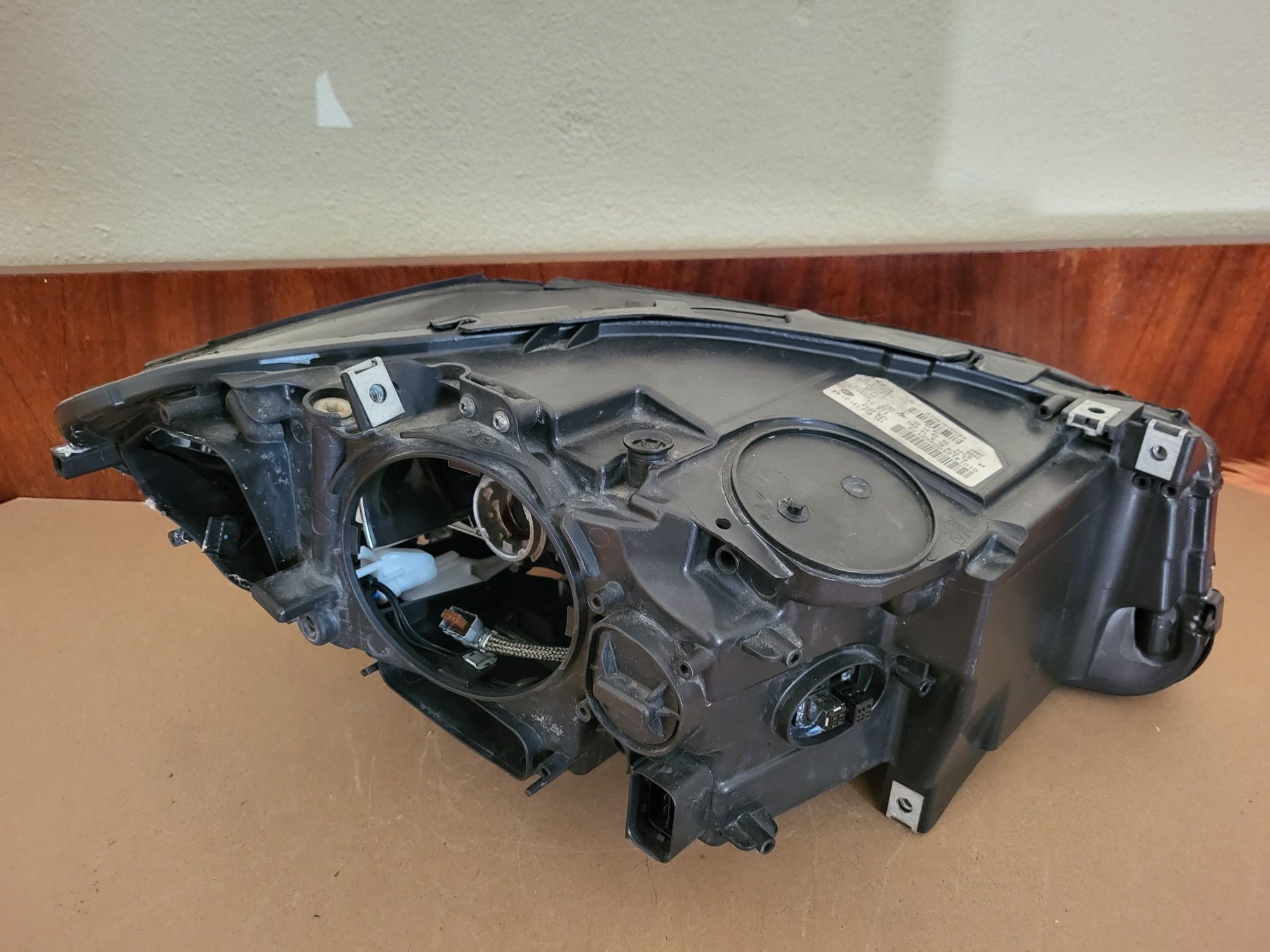 Ляв фар BMW 5 F10 F11 ксенон незавиващ lqv far бмв ф 10 11  xenon