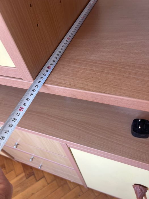 Гардероб с етажерки за детска стая