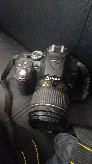 Камера Nikon с зарядкой