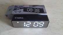 Boxa multifunctionala cu ceas, radio, alarme, cd-card