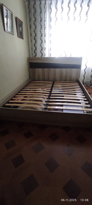 Продам Кровать двуспальная