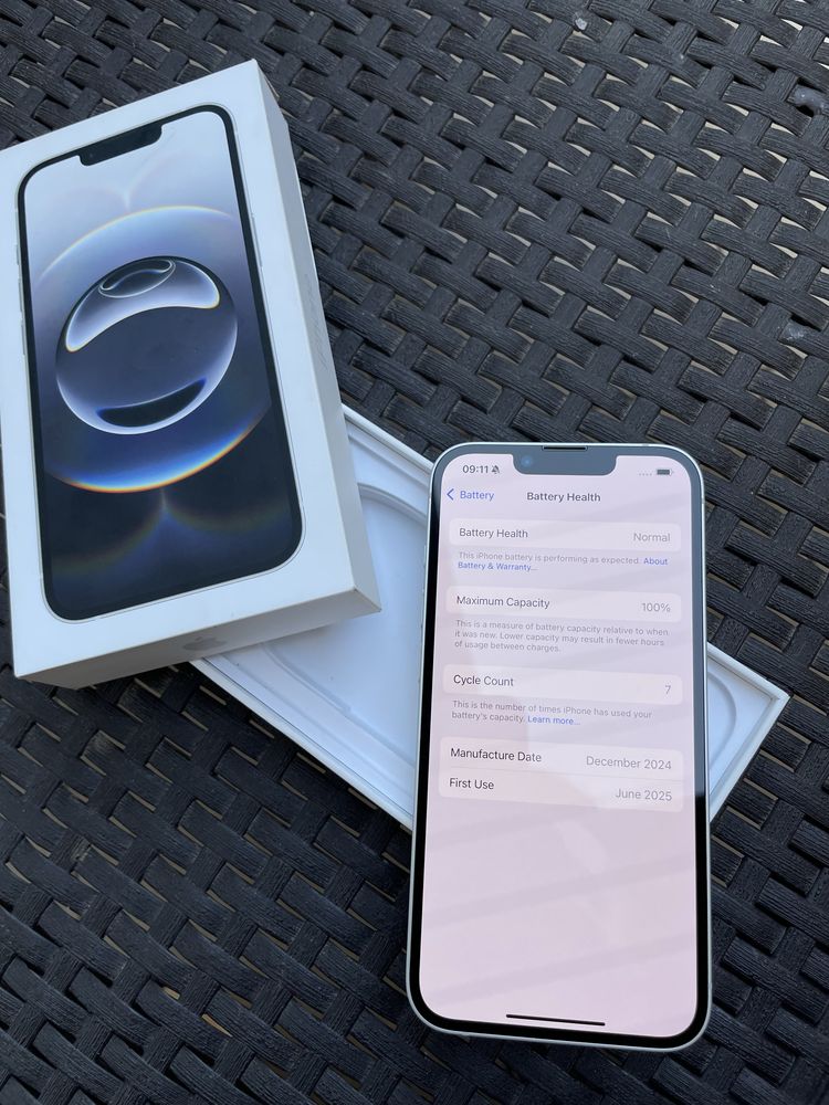 Vand iPhone 16e nou