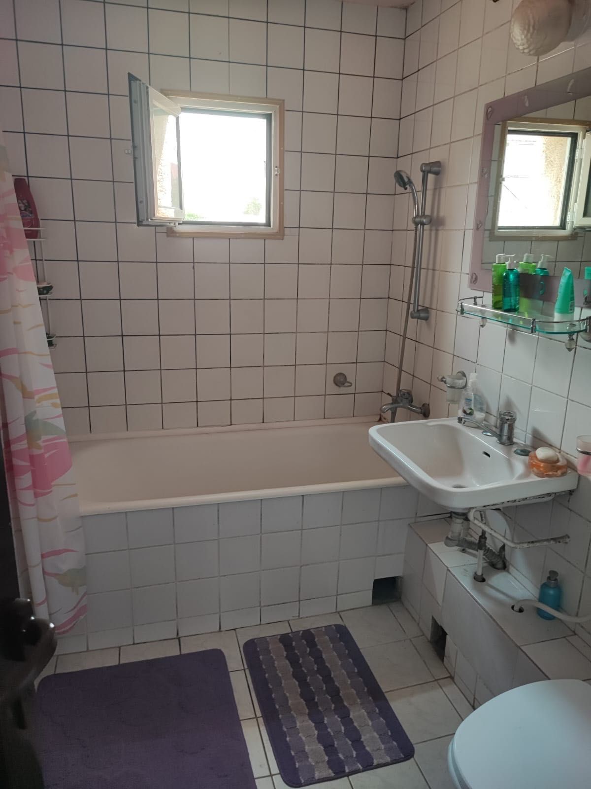 Vând apartament cu 3 camere în Drăgășani