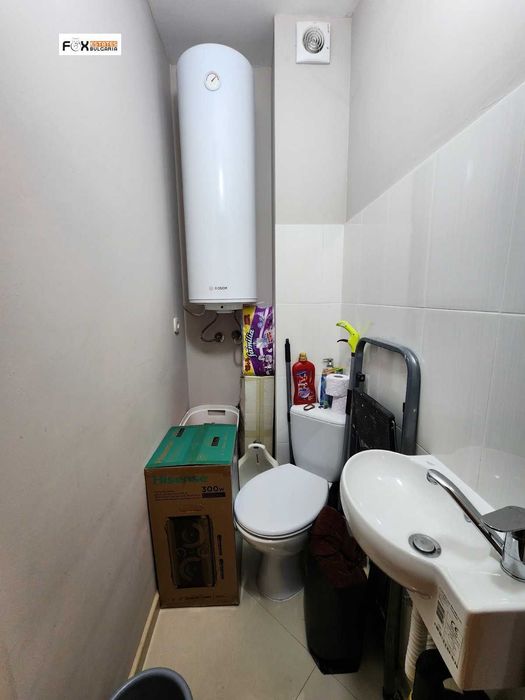 Продава се Тристаен апартамент в Пловдив, Гагарин - 90 кв.м за 2056 €/кв.м - Снимка #8