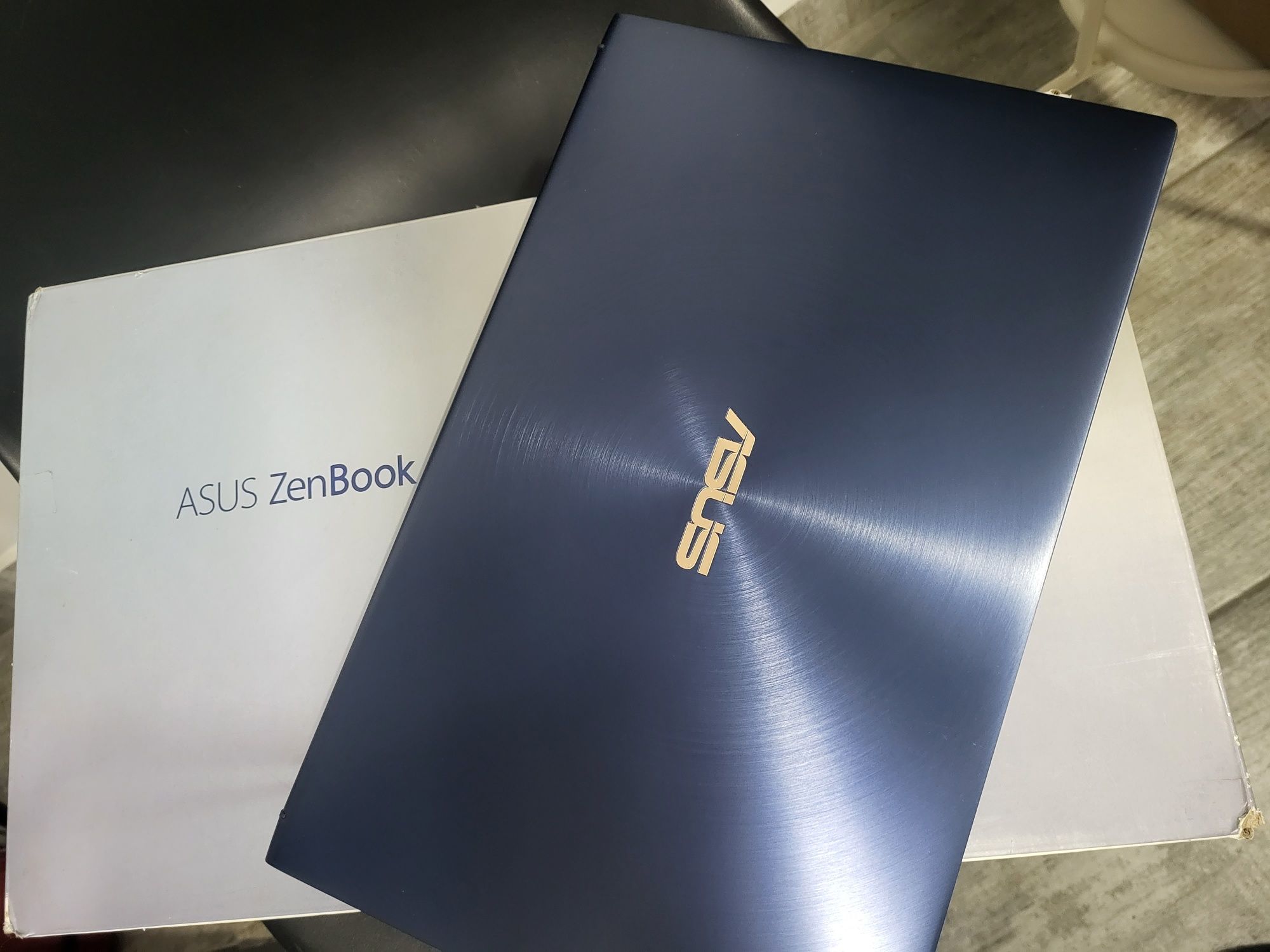 Laptop Asus ZenBook I7