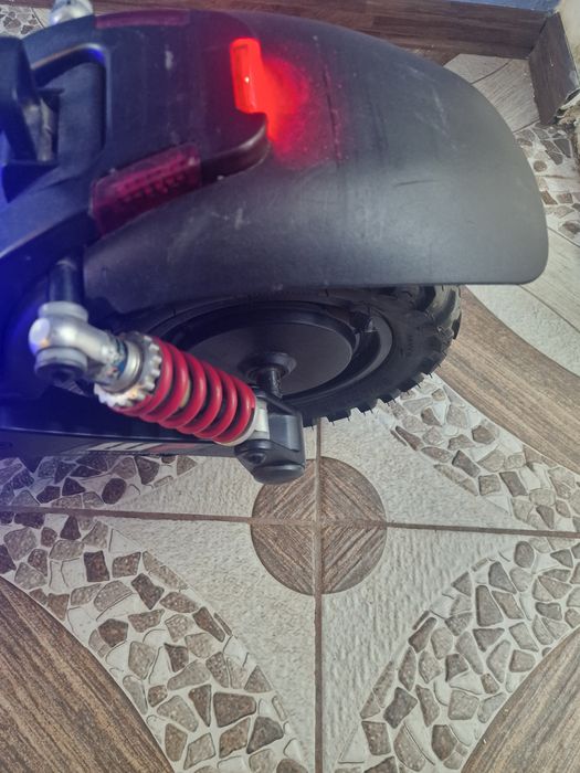 Vând trotineta electrica scooter ix6