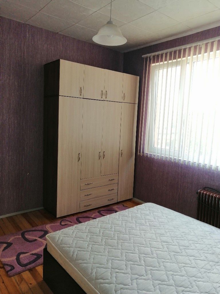 Дава се под наем Етаж от къща в Плевен, Широк център - 100 кв.м за 331.5 € - Снимка #3
