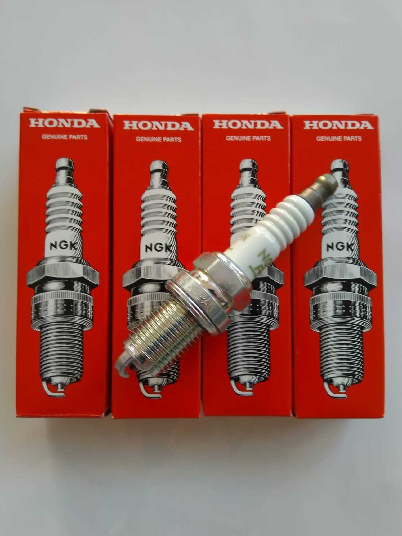 OEM Honda запалителни свещи NGK