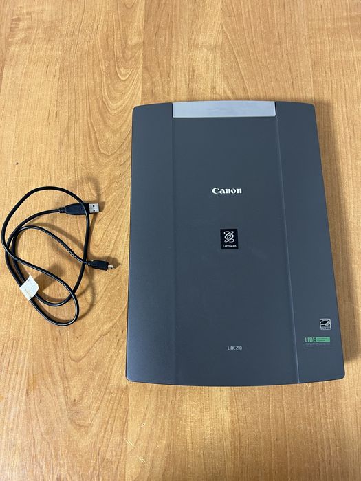 Продается сканер Canon Scan LiDE 210