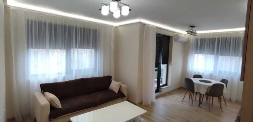 Дава се под наем Двустаен апартамент в Пловдив, Кючук Париж - 60 кв.м за 350 € - Снимка #1