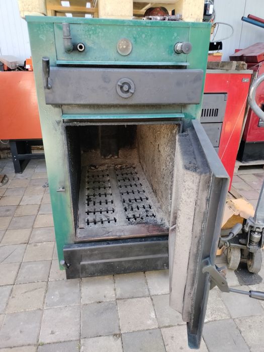 Vând bidoane plastic de la 1000/la 3000 litri.