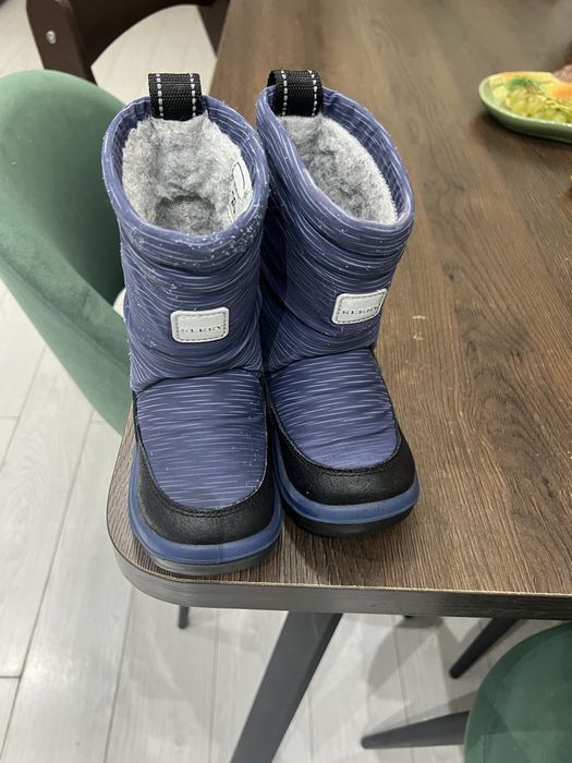 Продам зимнюю обувь kerry 26 размера