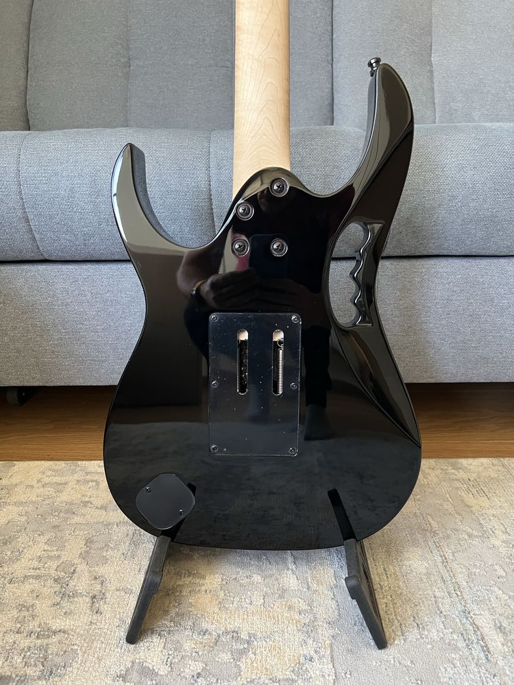 Китара Ibanez JEMJR