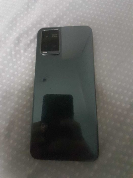 Продам vivo y33s в хорошем состоянии