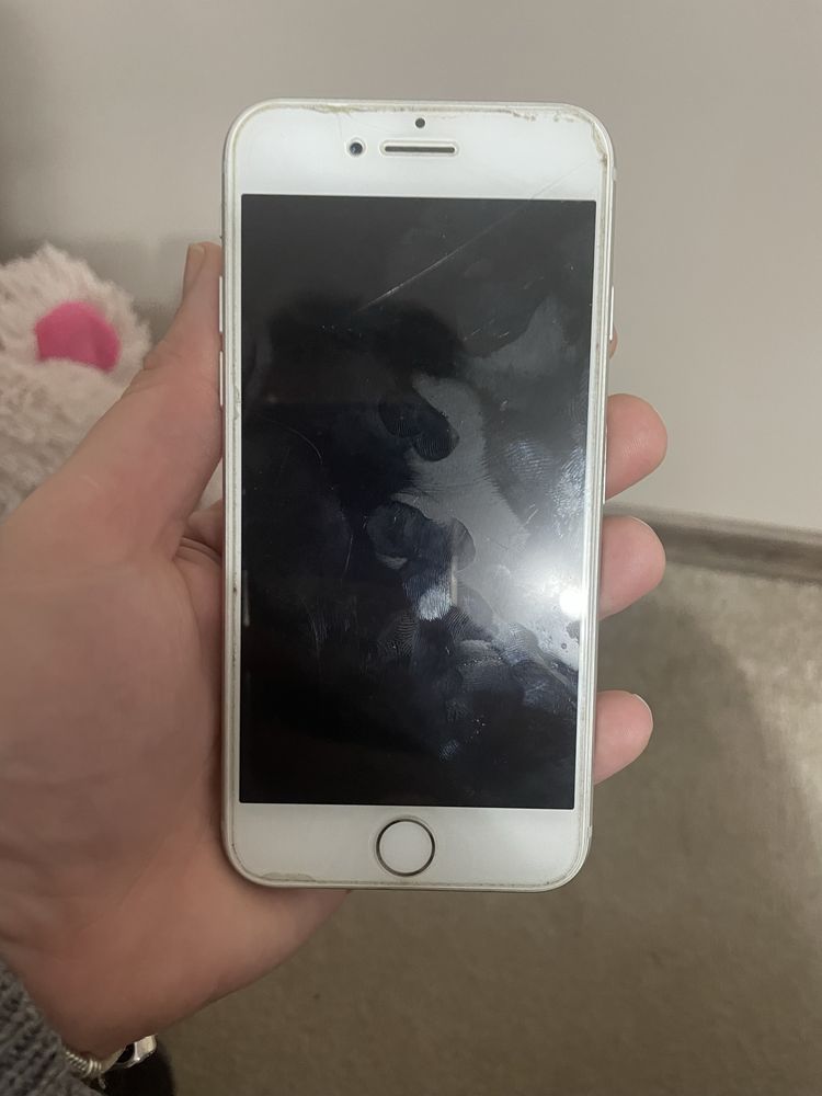 Телефон iPhone 8 white 64 GB