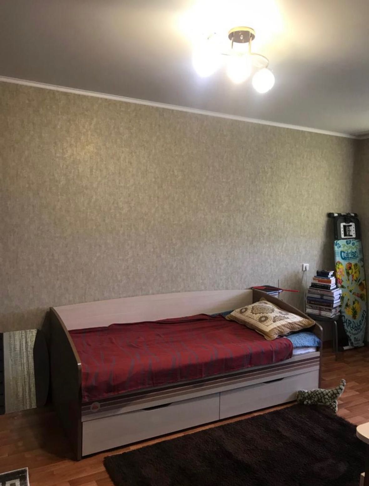 Продам диван-кровать и стол