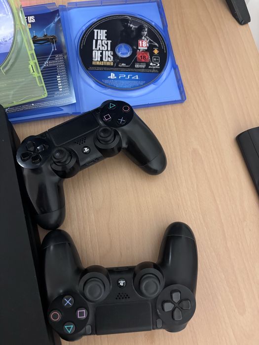 Ps4slim 1 TB, 2 джойстика + игри.
