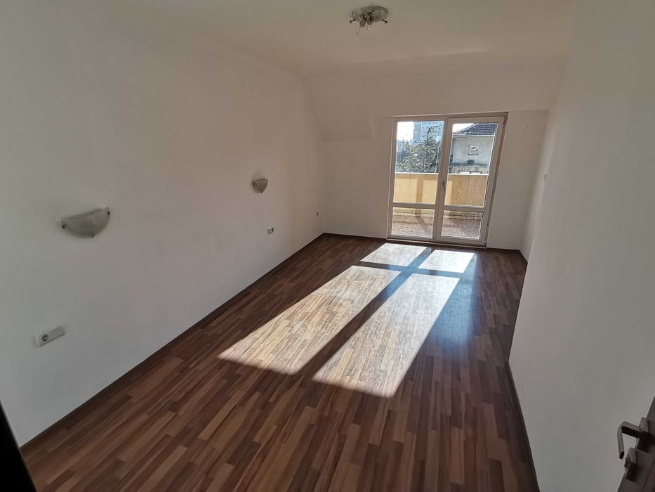 Дава се под наем Тристаен апартамент в Бургас, Възраждане - 75 кв.м за 450 € - Снимка #4