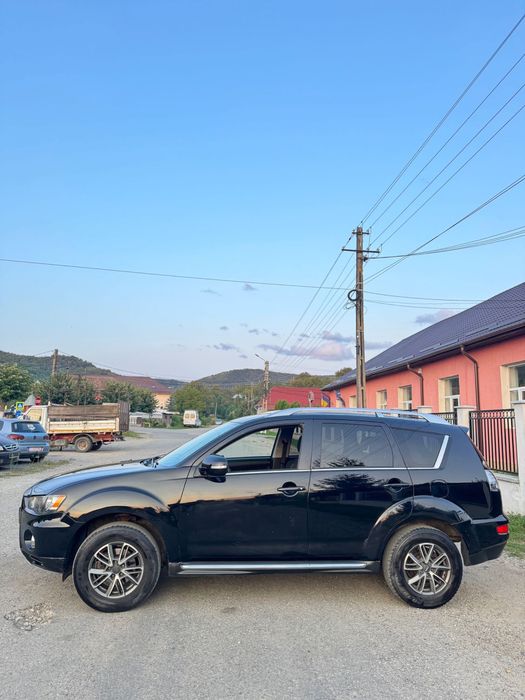 Vând Mitubishi Outlander 2.2 euro 5