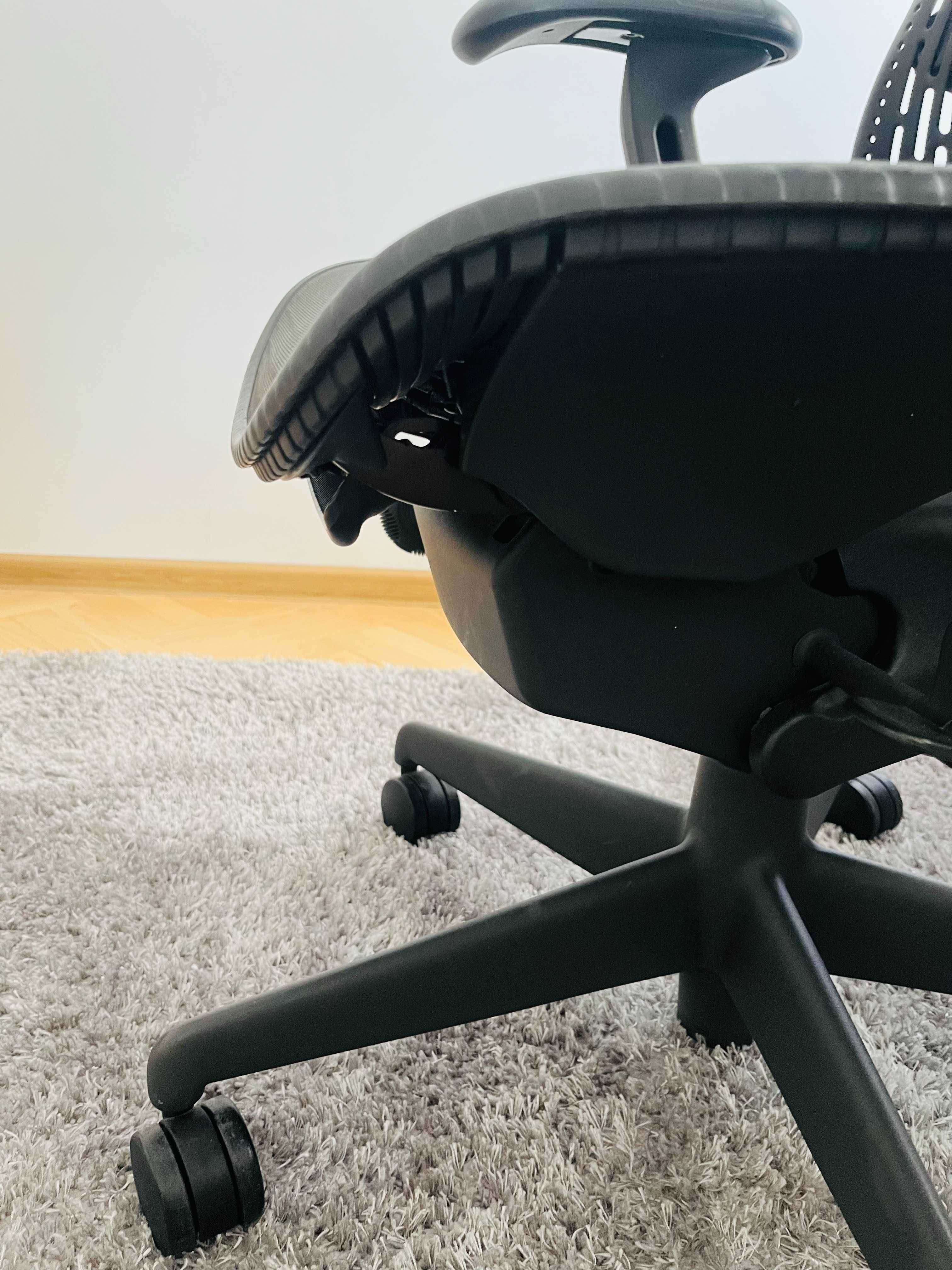 Herman Miller Mirra - Офис Стол - Ергономичен Стол (всички екстри)