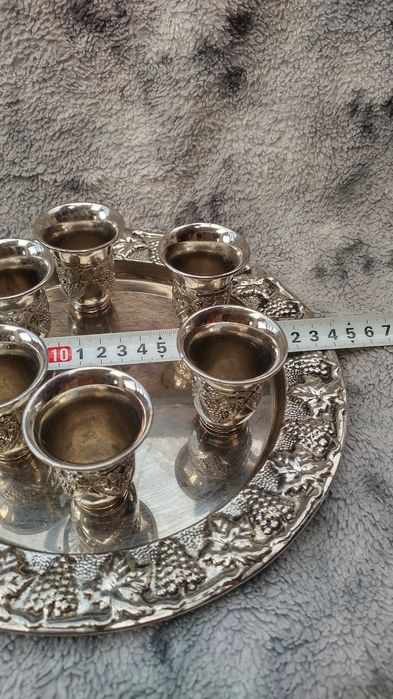 Посребрен поднос с чаши , и ваза с филигран
