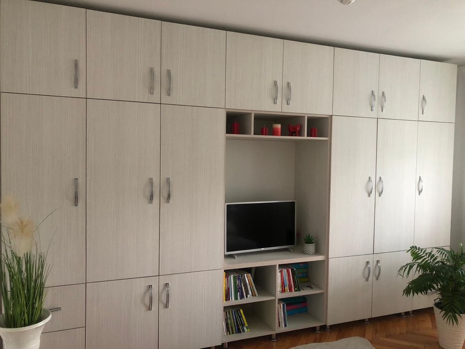 Vand mobila sufragerie