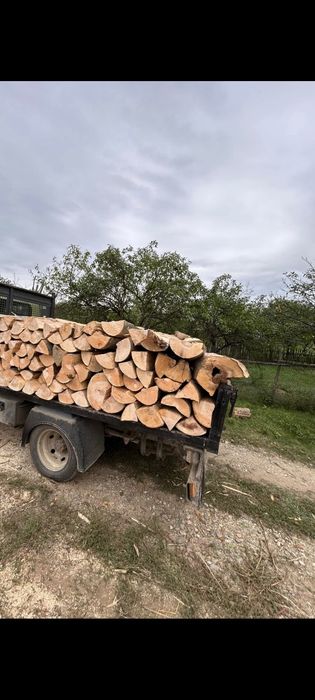Lemn  pentru foc cu livrare la domiciliu.