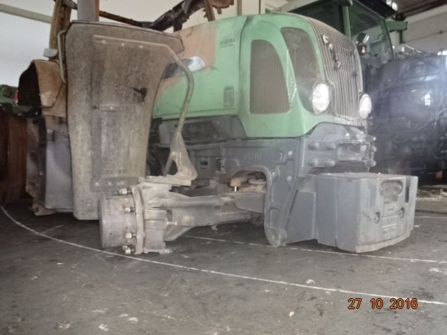 Dezmembrez tractoare Fendt 711,716