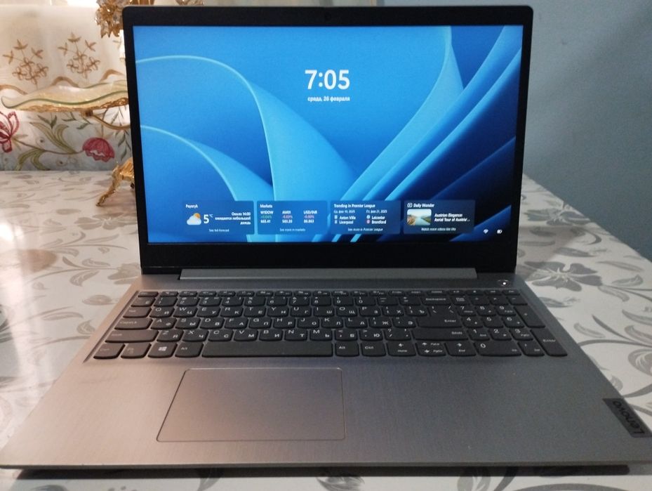 Ноутбук Lenovo сотилади