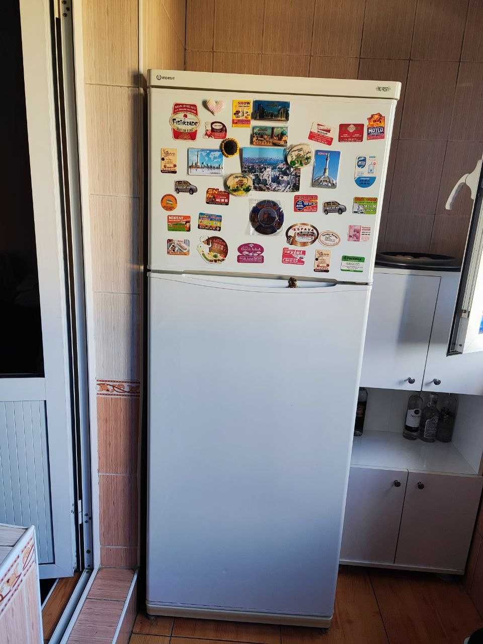 Продаю холодильник Indesit в хорошем состоянии