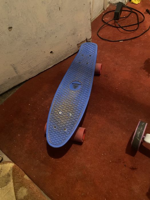 skatebord albastru