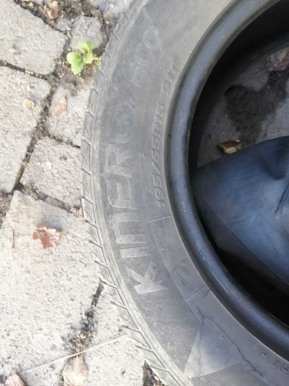 Две разные шины 195/65/15R Kinergi и Viaeel