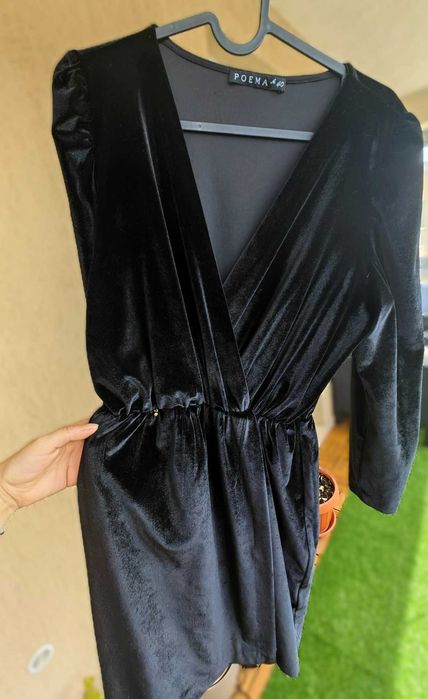 Rochie Poema, mărimea 40 - cu despicătură și efect de catifea