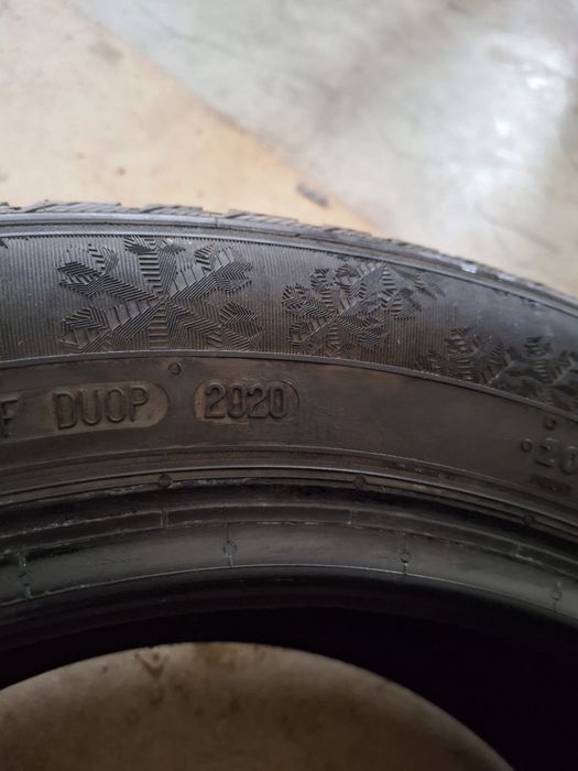 2 Anvelope de iarnă 205 55 r16 Semperit